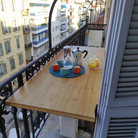 Pretty And Quiet Top Floor 2 Bedroom Flat In The Port Area Of Nice Ngoại thất bức ảnh