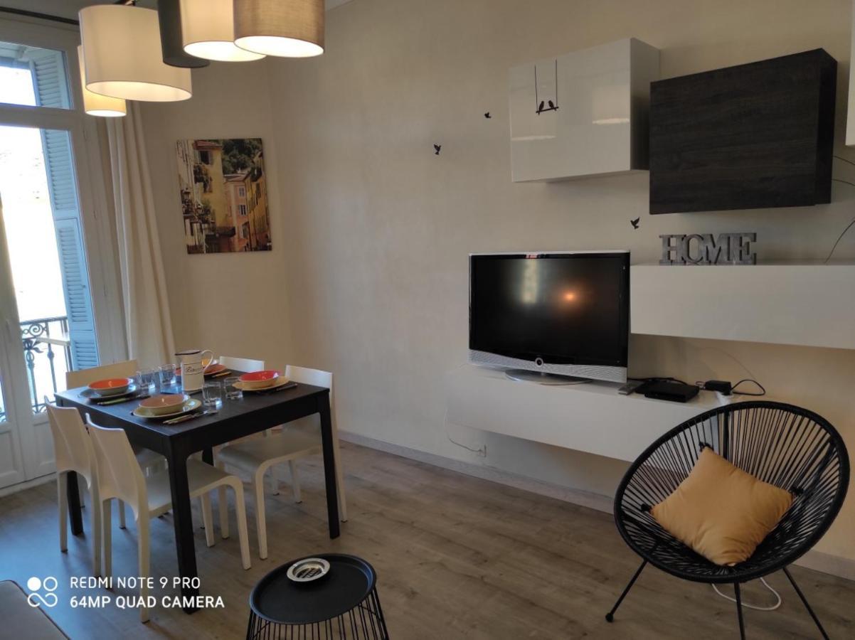 Pretty And Quiet Top Floor 2 Bedroom Flat In The Port Area Of Nice Ngoại thất bức ảnh